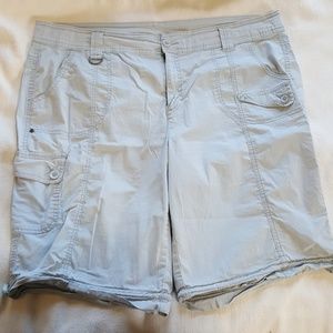 Plus size light grey cargo shorts